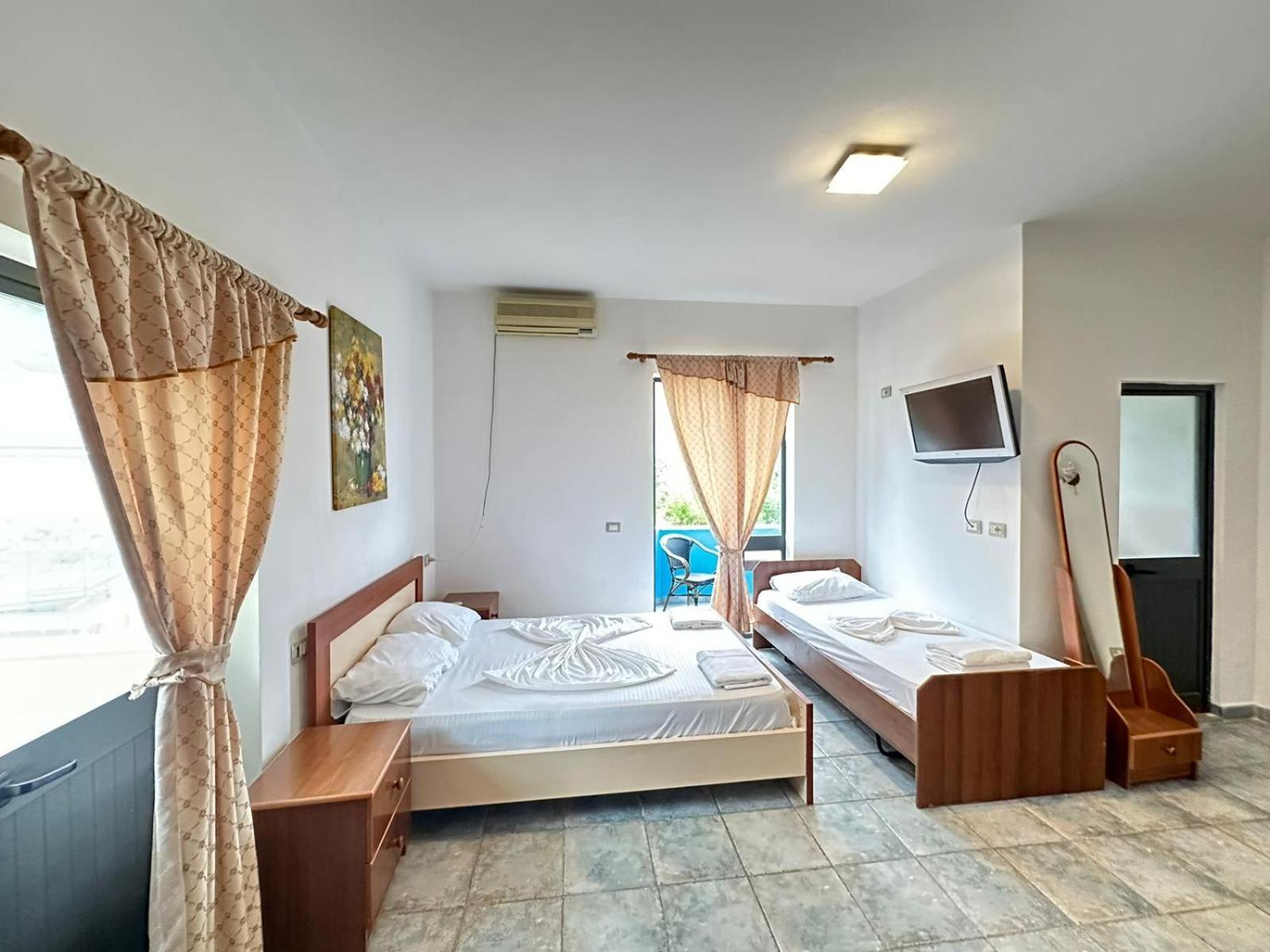 Hotel Adriatik Shëngjin Eksteriør bilde